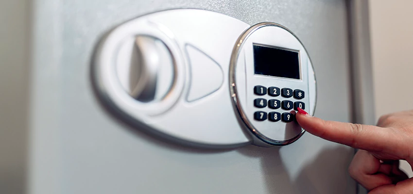 Jewelry Safe Cracking in Colton, California